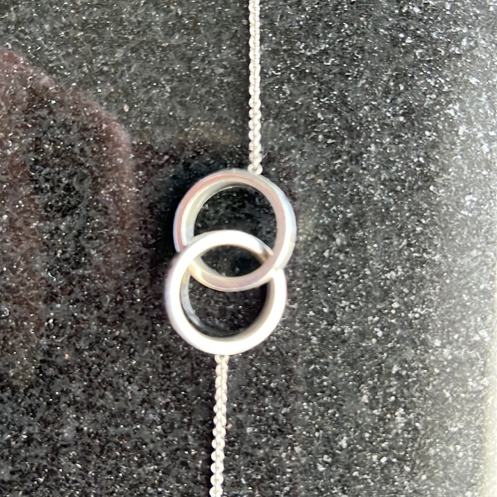 Sterling Silver Interlocking Circles Pendant. - image 4